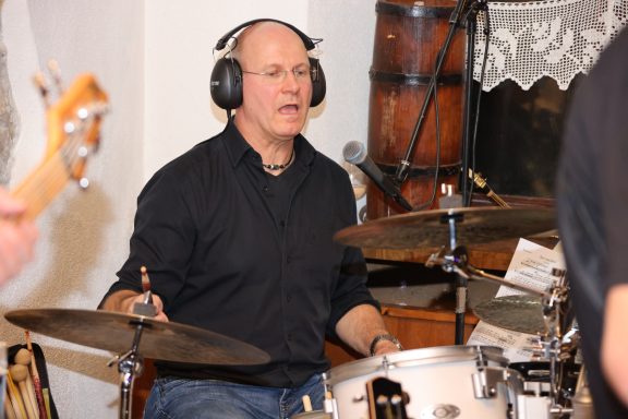 Andi - drums, vocals